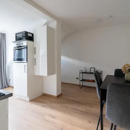 Farawayhomes #k9 Apartment