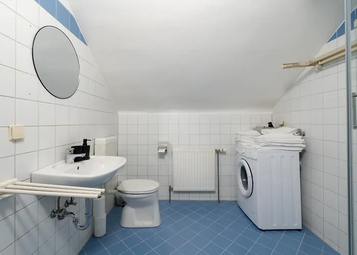 Farawayhomes #k9 Leoben (Styria)